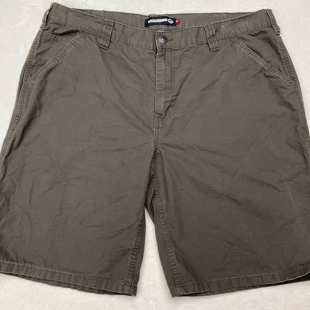 WOLVERINE Men's 40 Brown Carpenter Utility Grid Pattern Flat Front Work Shorts